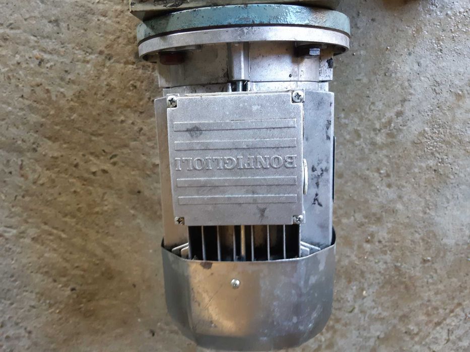 Motor cu reductor