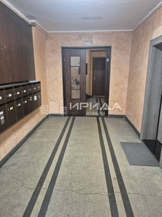 Просторен апартамент в кв. Яворов