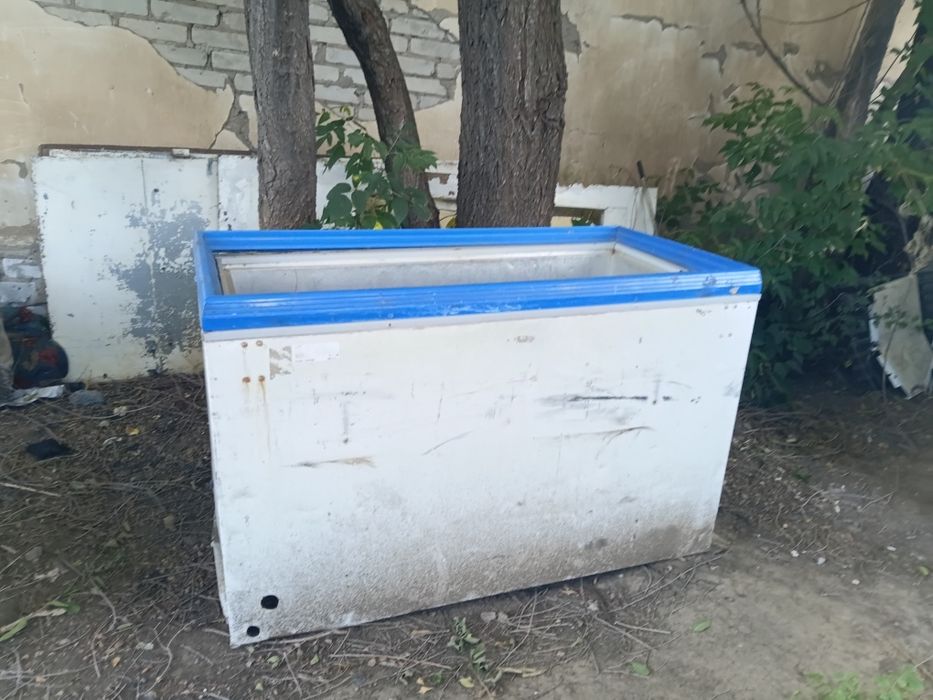Отдам ларь бесплатно.