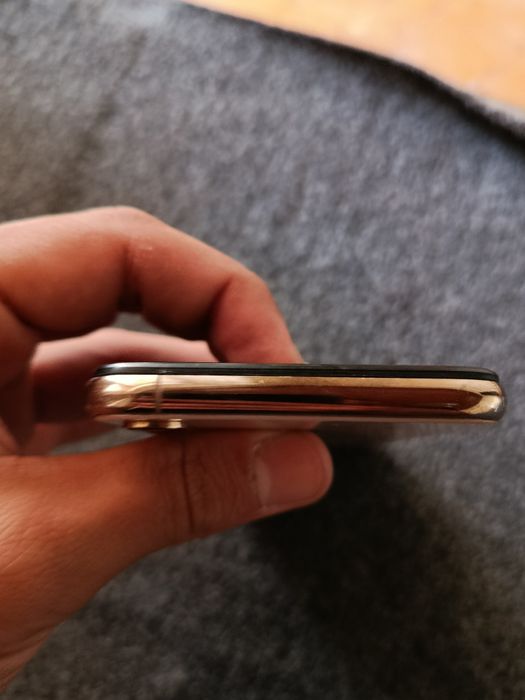 iPhone XS sotiladi