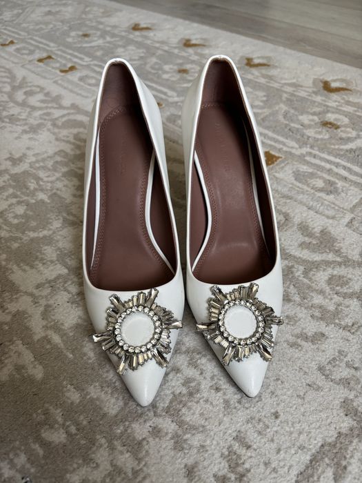 Туфли белые со стразами