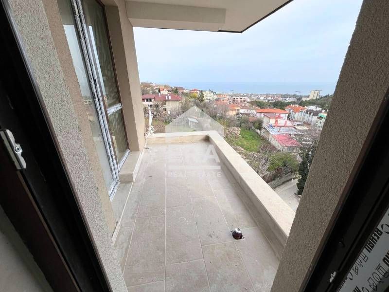 Продава се Тристаен апартамент в Варна, Бриз - 108 кв.м за 2500 €/кв.м - Снимка #2