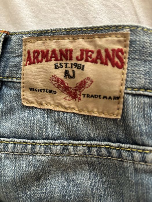 Vand blugi de baieti Armani clasici originali in stare buna