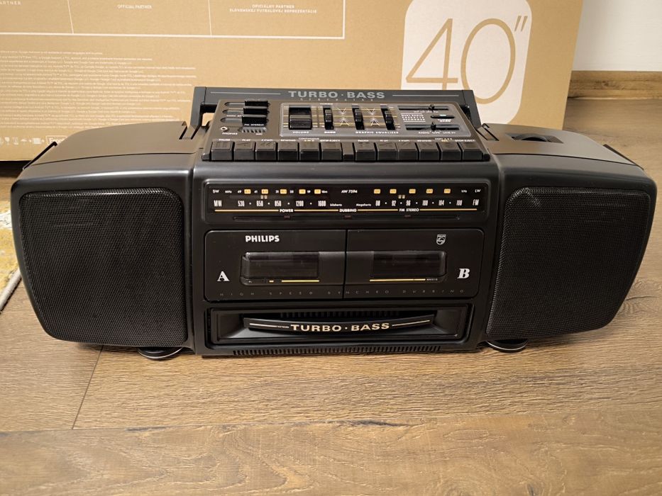 Касетофон Philips turbo bas generator