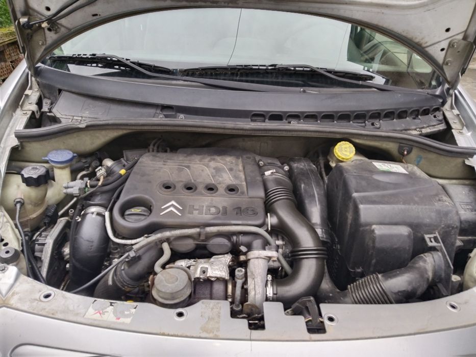 Продавам автомобил Ситроен Ц3 2004г