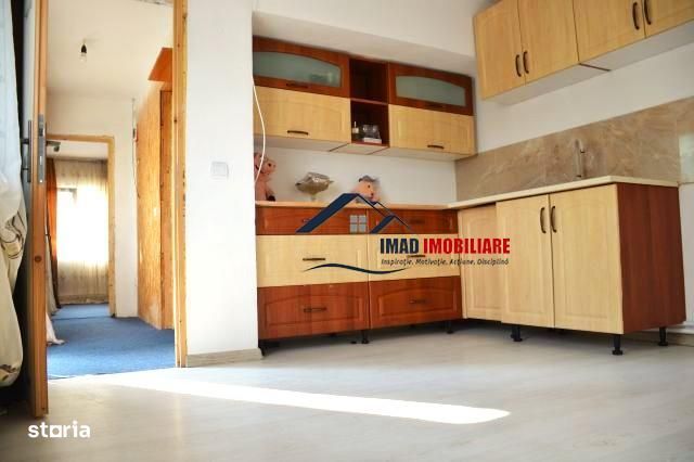 Vanzare Casa batraneasca in Targoviste - Exterior nord, Laculete.