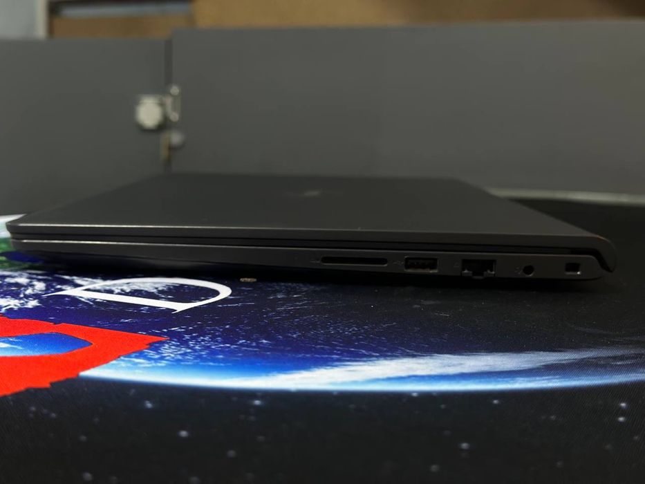 Офисный ноутбук Dell Intel core i5-1335U 16/512