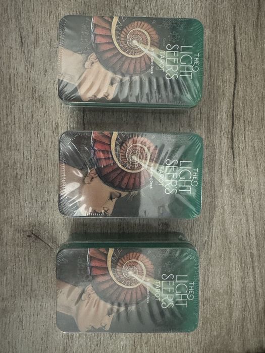 Карты таро светлого провидца, новые в упаковке, в железной банке