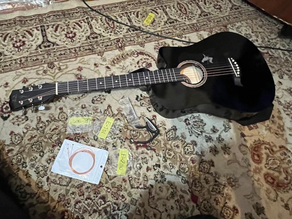 Продам гитару срочно