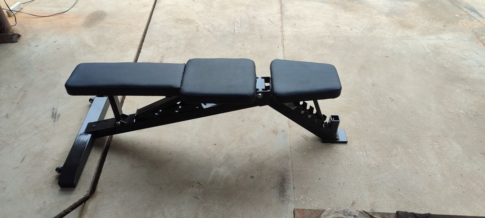 Скамья для жима штанги и разводки гантелями