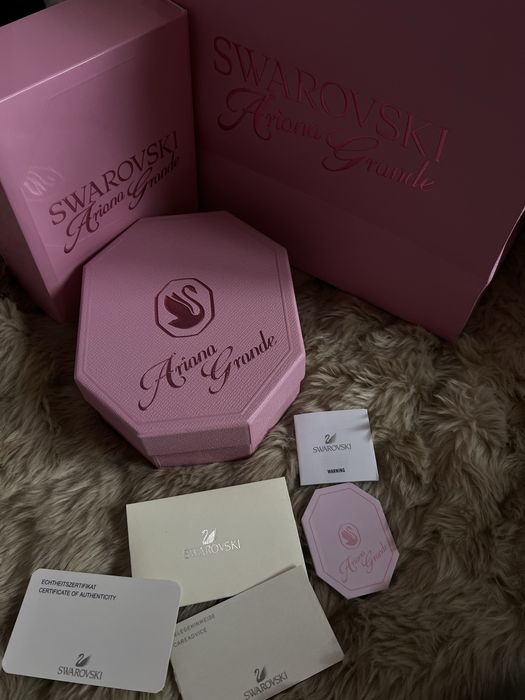 Ariana Grande x Swarovski Crystal Heart set