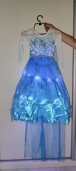 Хелоуин костюм-светеща рокля на Елза от Фроузън с ДВА подаръка