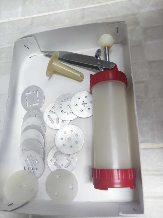 Шприц за сладки за приготвяне на сладки у дома