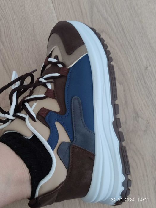 Кроссовки женские новые 37 рр