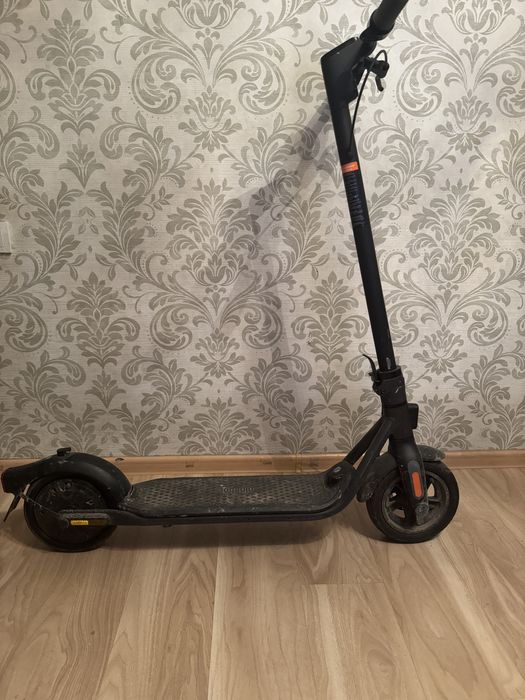 Продам ninebot f2