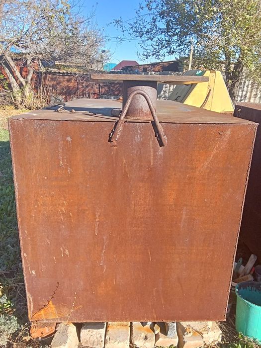 Продам  бак 2,5 куб