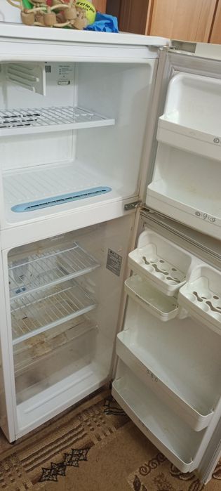 Продается холодильник LG