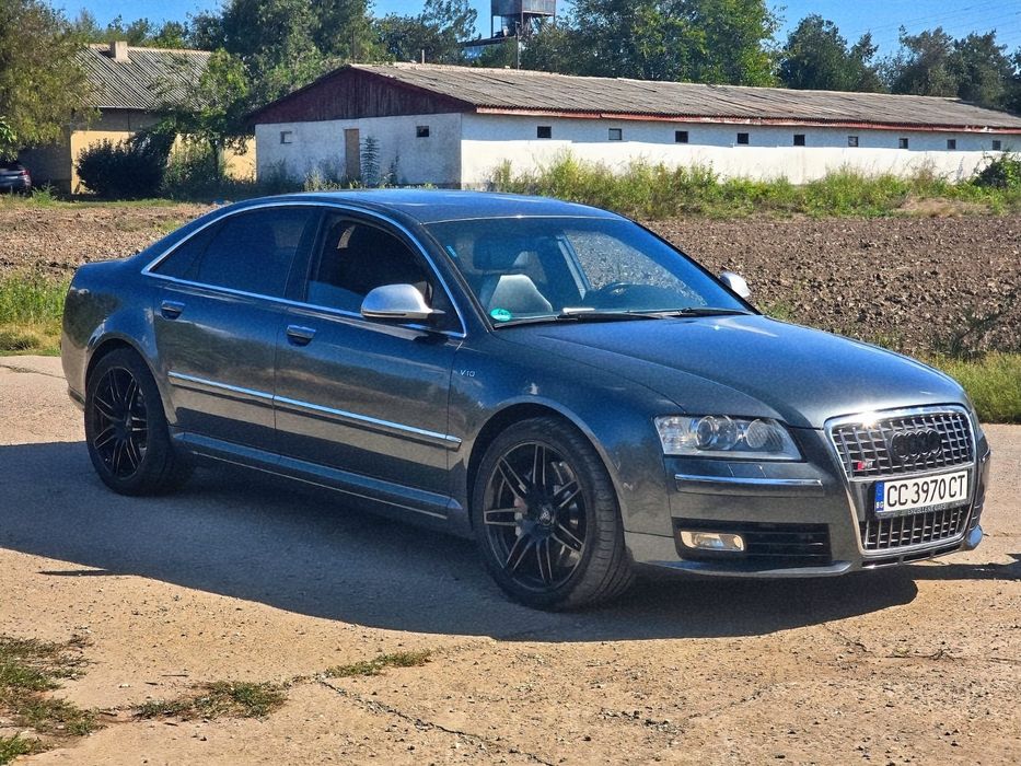 Audi S8 5.2  V10