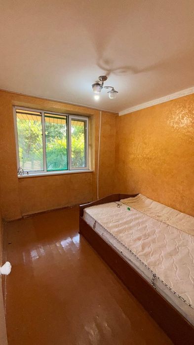 Уй сотилади 1этаж 4 хонали