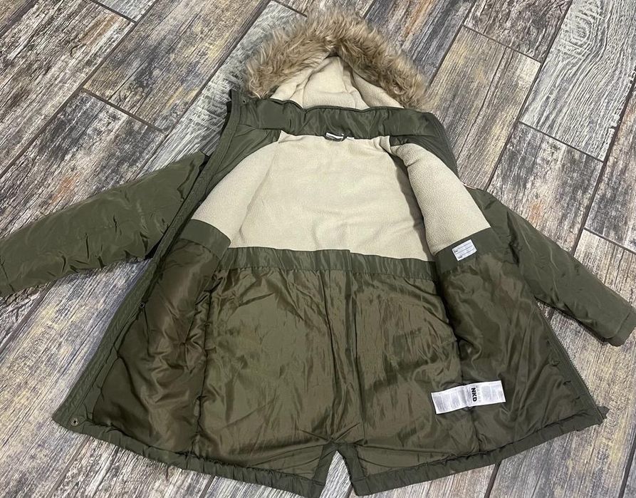 Продам детскую куртку.