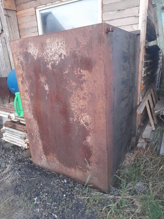 Продам бак железный