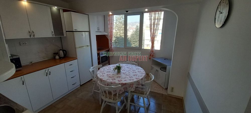 Дава се под наем Четиристаен апартамент в Варна, Цветен квартал - 85 кв.м за 612 € - Снимка #8