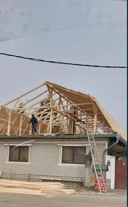 Executam acoperisuri și reparații