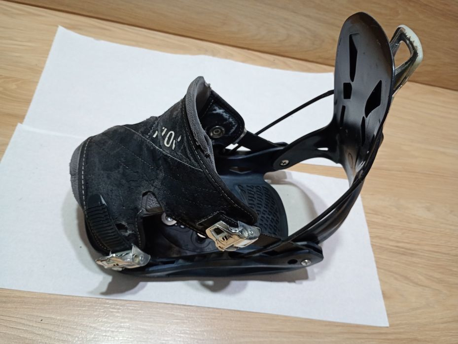 Vând legături snowboard mărime L