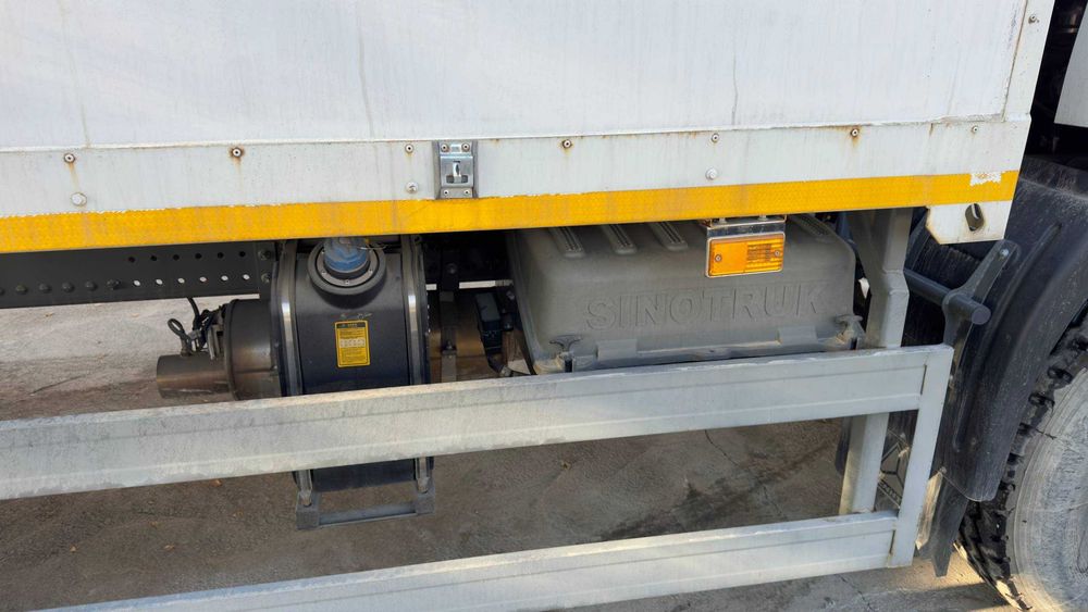 Sinotruk HOWO-V5X Avtofurgon Sotiladi yangi
