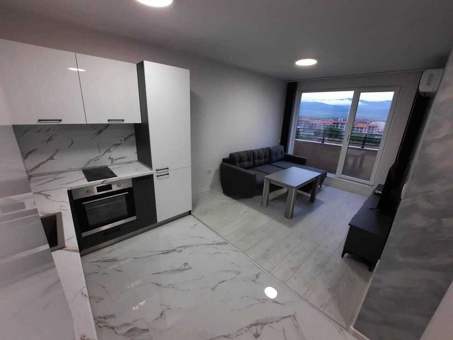 Дава се под наем Двустаен апартамент в Пловдив, Южен - 60 кв.м за 325 € - Снимка #1