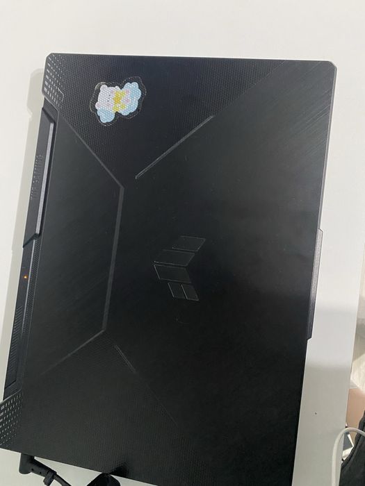 vând laptop de gaming ASUS FA506IHR-HN039