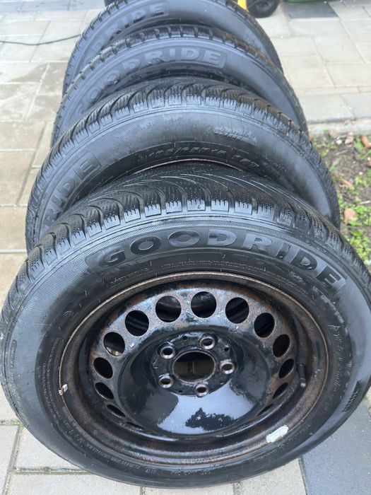 Vând set 4 roți complete – jante + cauciucuri 5x112 R15 - 125 lei/buc