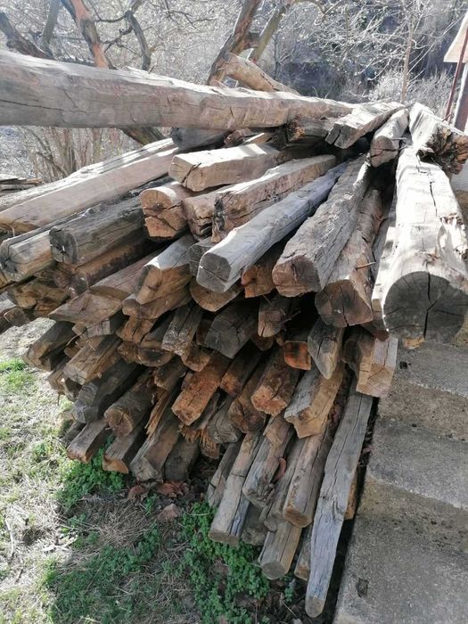 Стари дървени греди