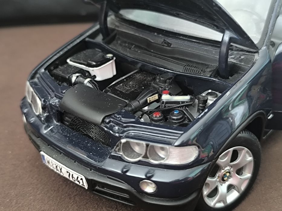 BMW X5 e53 kyosho 1:18