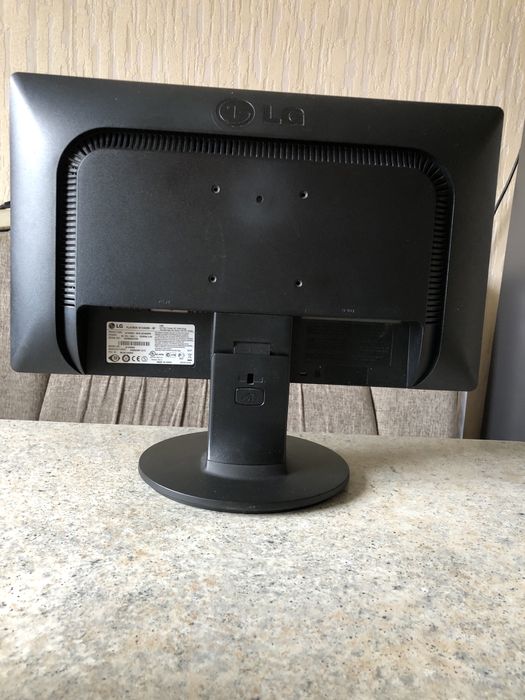 Монитор LG 1946SN