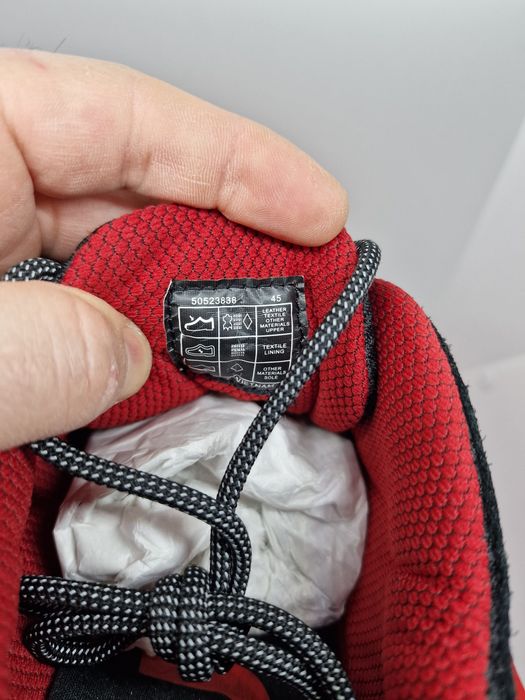 Hugo Leon Runn nr. 41,45 lucrați 1/2 nr  mai mic