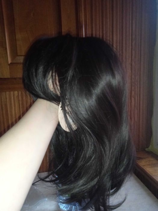 Продается новый среднего размера парик каскат