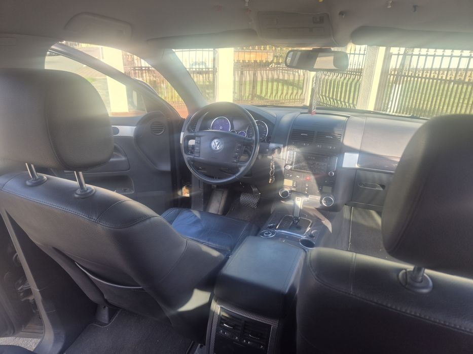 Vând Touareg Volkswagen