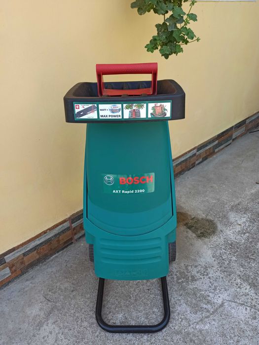Tocator crengi si resturi vegetale electric BOSH AXT Rapid 2200