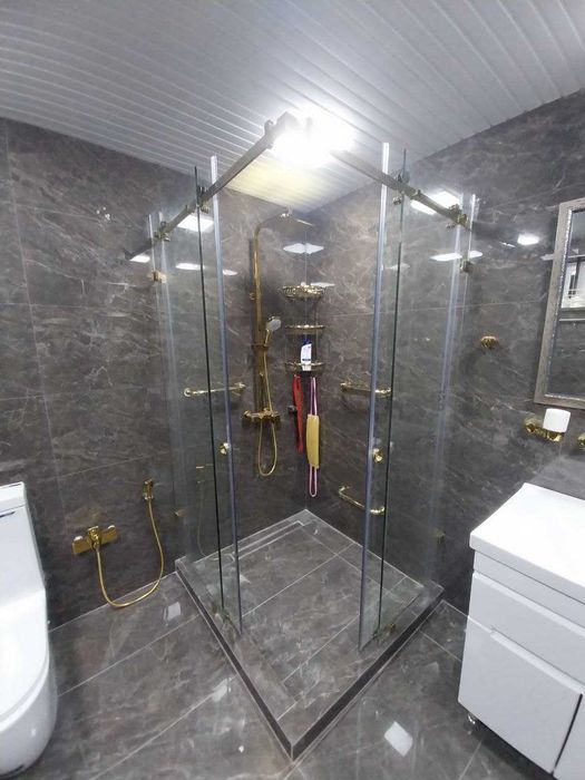 Стеклянные душевые кабины и перегородки на заказ под ключ