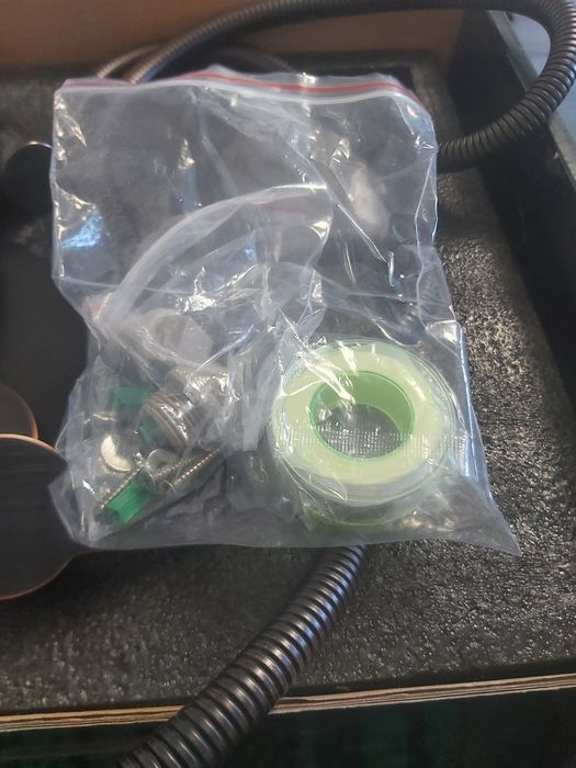 Coloană de duș cu hidromasaj  pentru cabina de duș .