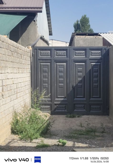 Zangi Ota yqin joyida 4 xonali uy sotiladi