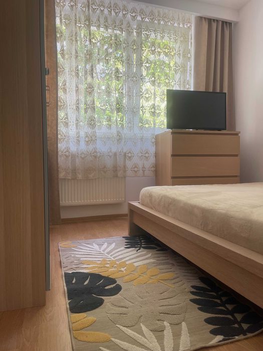 Proprietar, ofer spre inchiriere apt 3 camere, langa parc Drumul Taberei