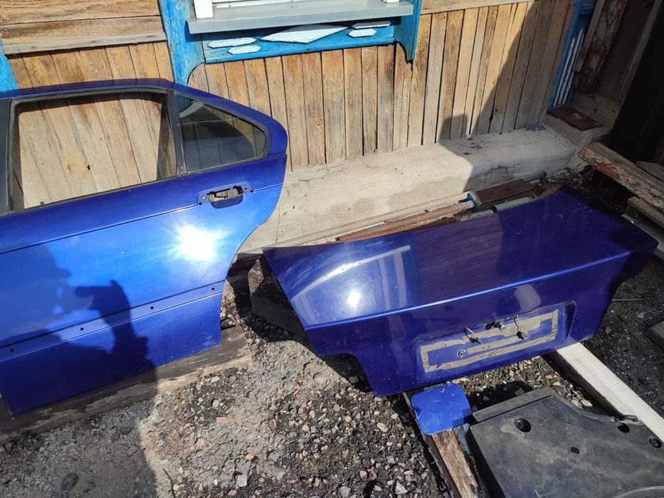 продам крышку багажника  бмв е 36