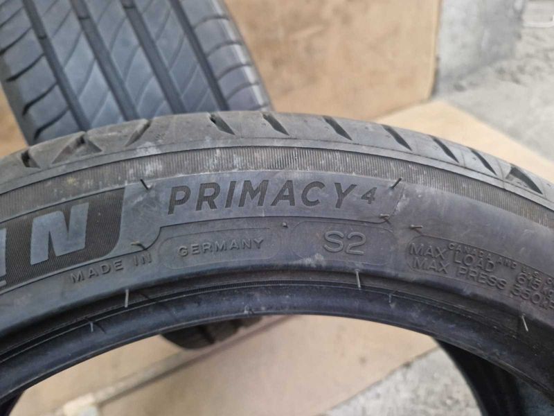 2 Michelin R17 225/45
летни гуми
DOT2422