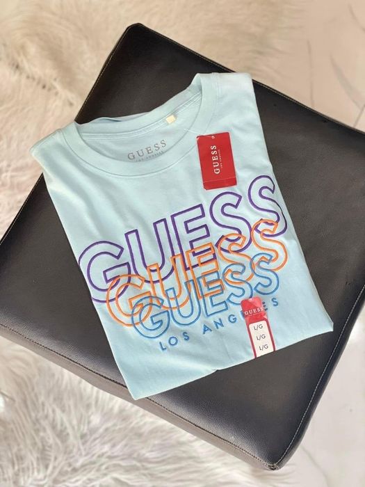 Дамски комплекти Guess – тениска и къс комплект нови модели