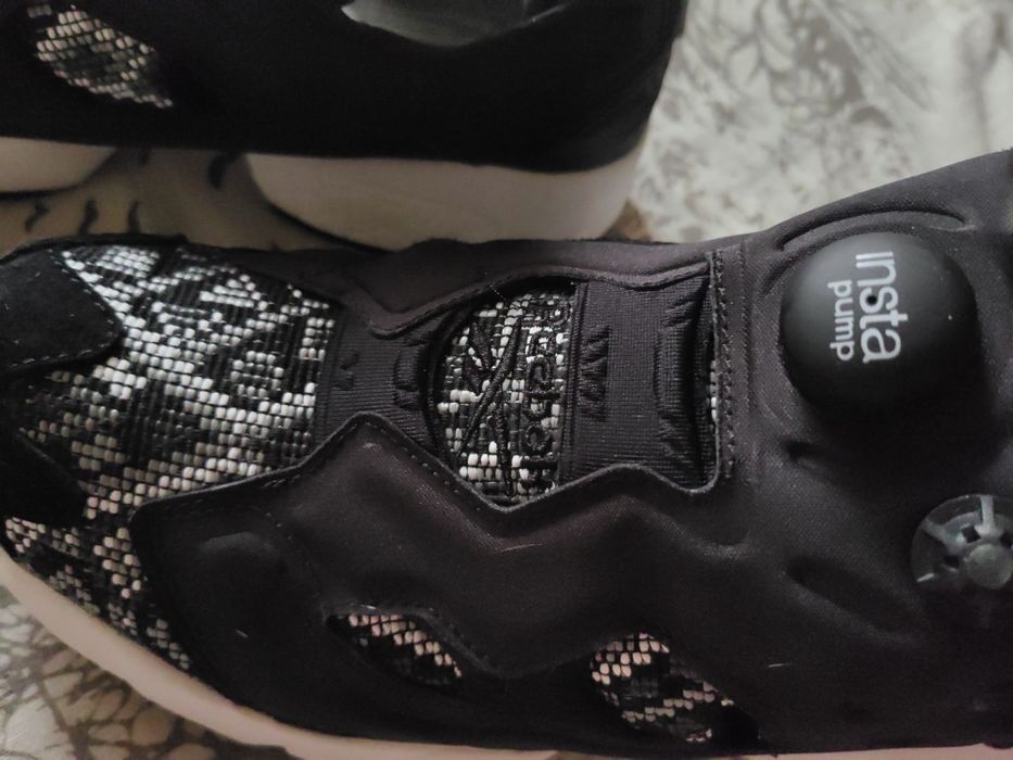 Дамски оргинални маратонки Reebok pump fury