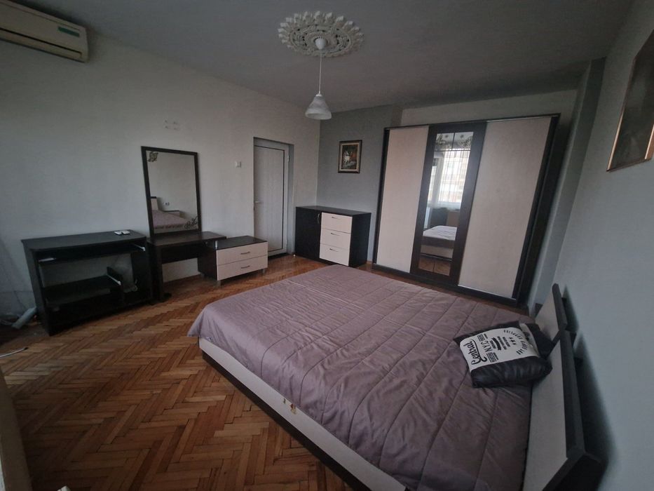 Дава се под наем Тристаен апартамент в Плевен, Идеален център - 80 кв.м за 408 € - Снимка #6