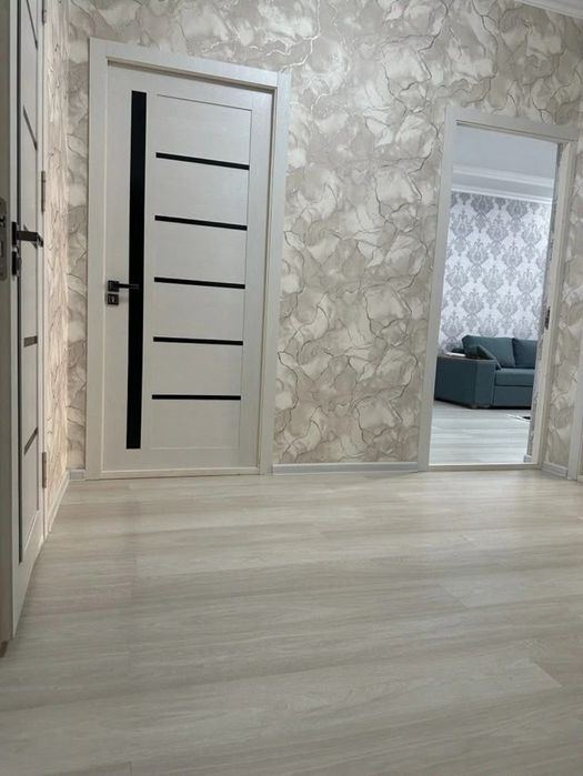 Поклейка обоев краска