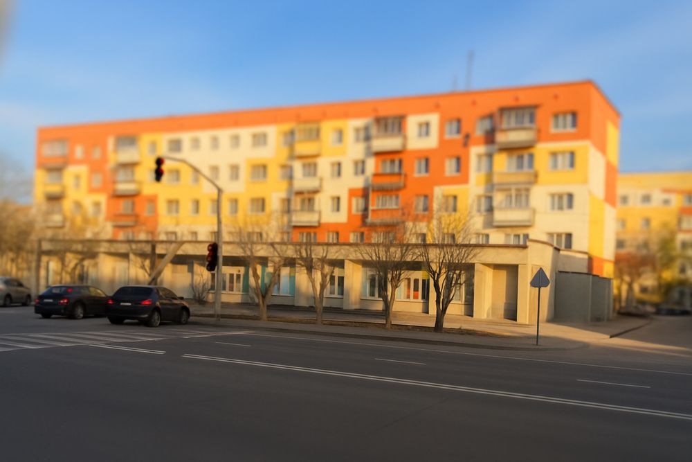 В центре продаётся 1 комнатная на 3 этаже ул. Абая 50